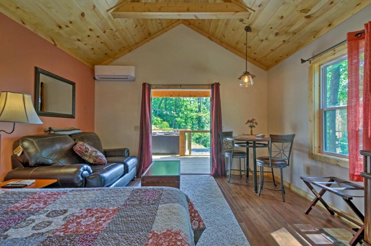Bryson City Studio With Hot Tub - Near Nantahala! Luaran gambar